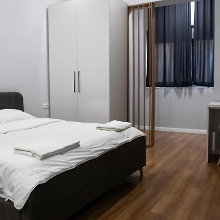 Be Solei Studio Apartments Sol 1 Tirana Exteriör bild